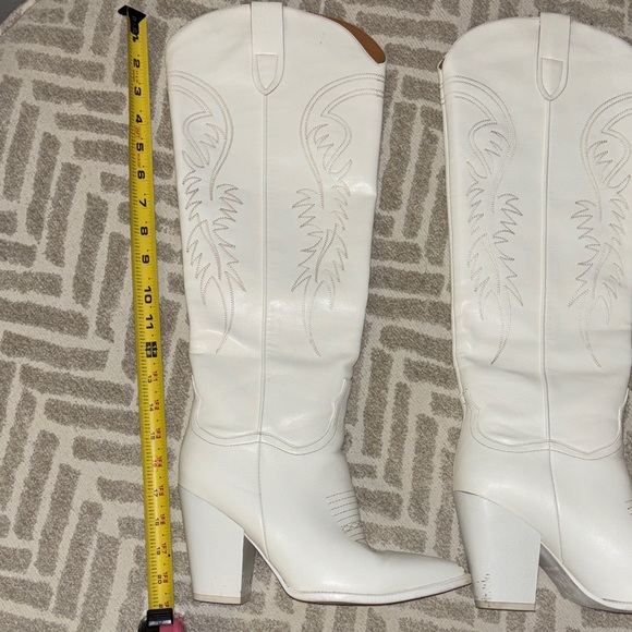 Chic White Western Knee-High Boots - Picture 13 of 16